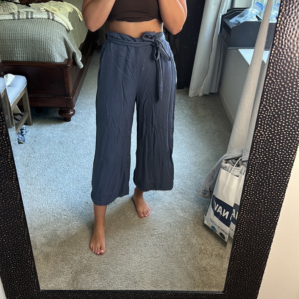 Bella Dahl High waisted blue flowy pants with tie and pockets